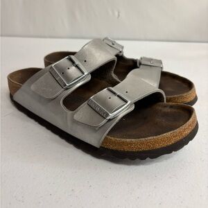Birkenstock Arizona sandals in a metallic silver finish Women Size 40